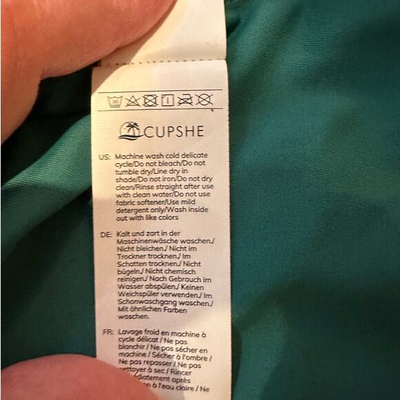 Cupshe Women's Green One Piece with Twist Back Size M Sexy Minimalist NWT - Picture 7 of 7